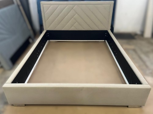 Łóżko tapicerowane z pojemnikiem Florencja